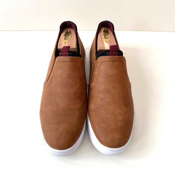 Unlisted by Kenneth Cole Men's Sneaker in Tan - Picture 3 of 6